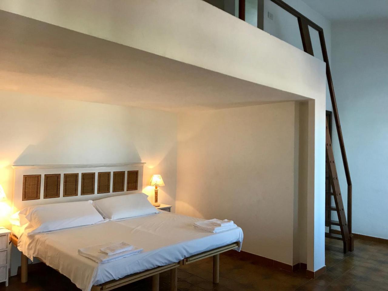 Hotel Su Meriagu Capitana Luaran gambar
