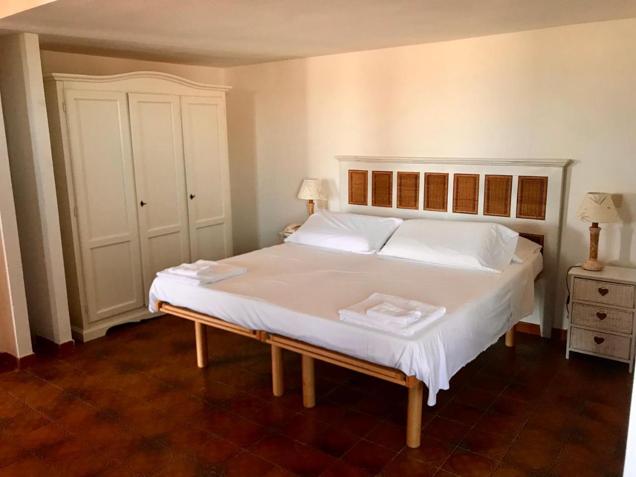 Hotel Su Meriagu Capitana Luaran gambar